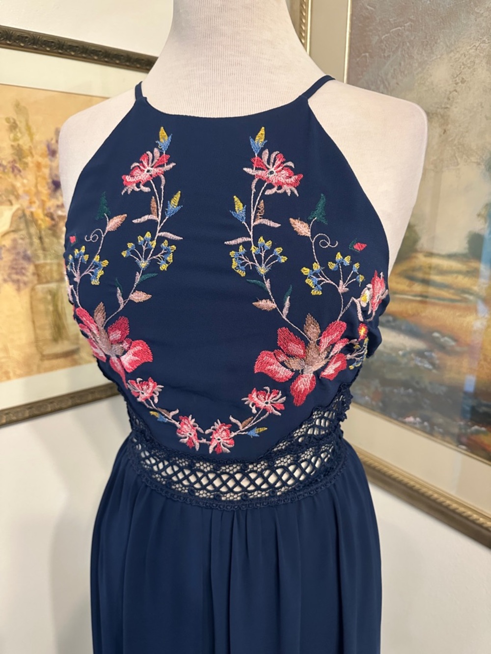 NWT Soieblu Navy Floral/Lace Embroidered Halter Maxi Dress w/Adj Straps -Large - Picture 3 of 15